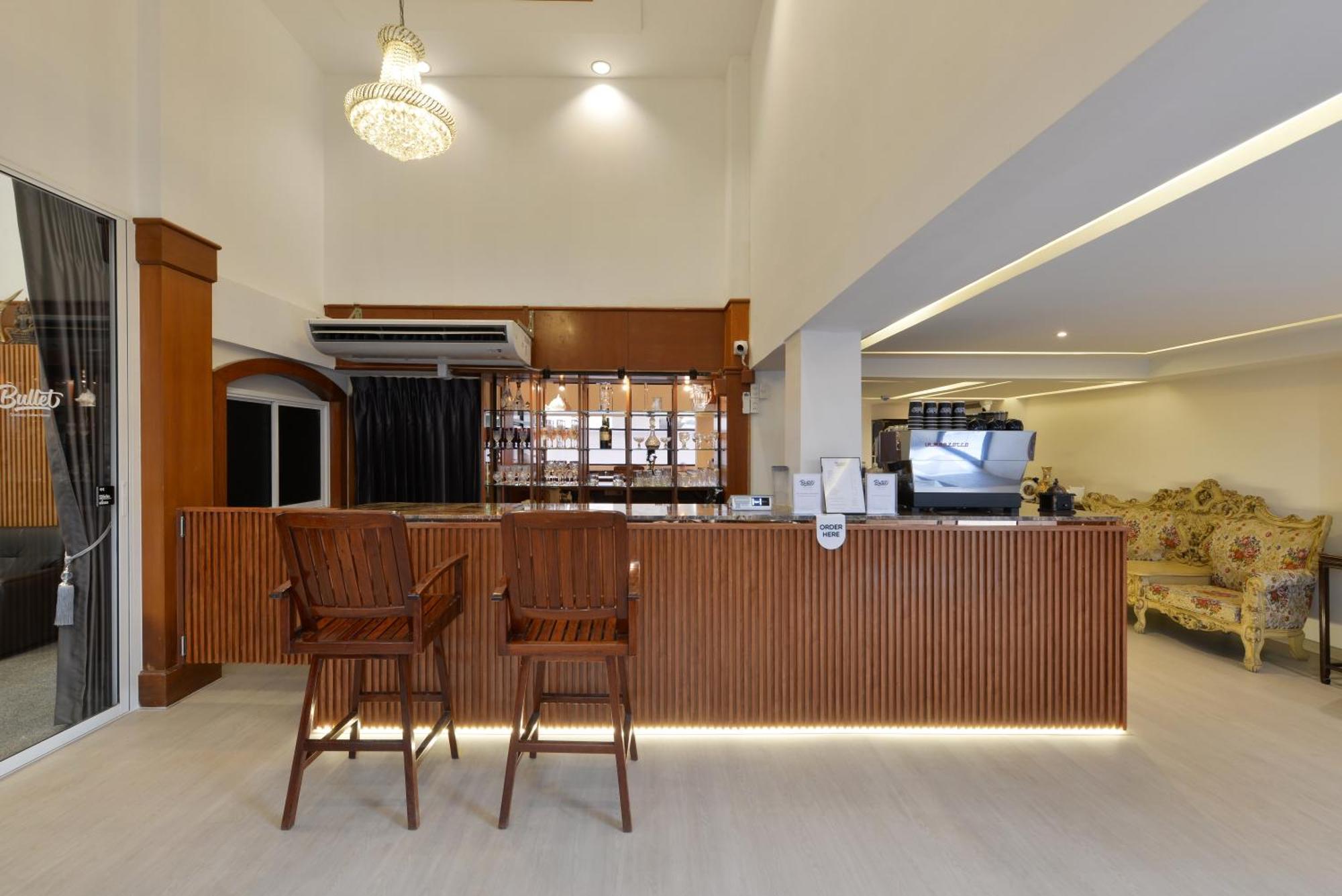 Ratchathewi Hyde Away Bangkok Exterior photo