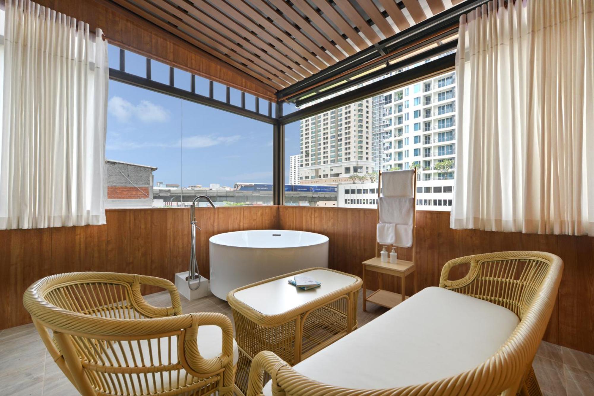 Ratchathewi Hyde Away Bangkok Exterior photo