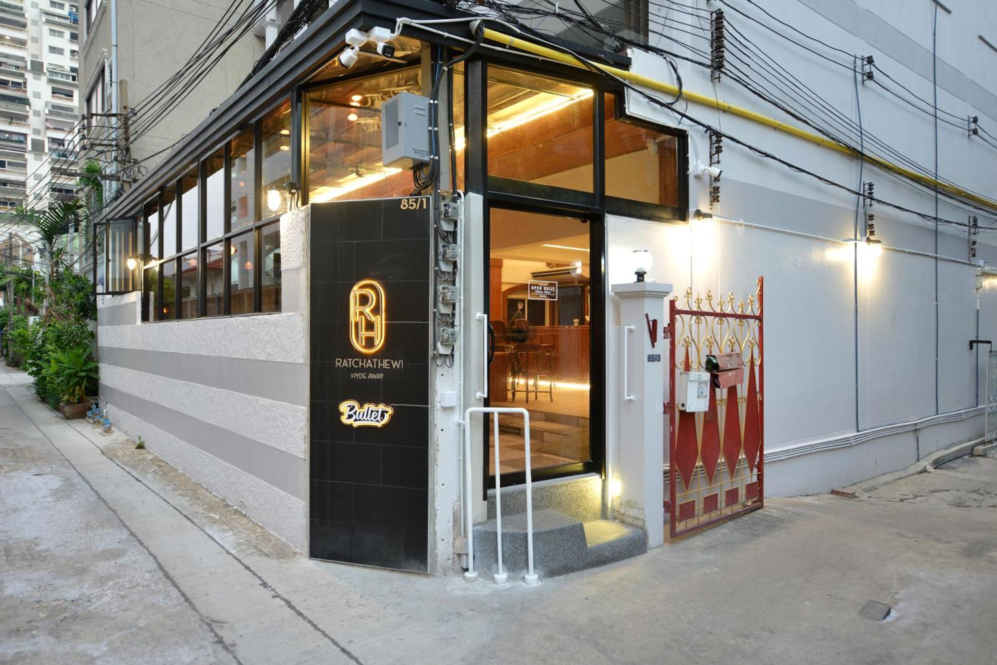 Ratchathewi Hyde Away Bangkok Exterior photo